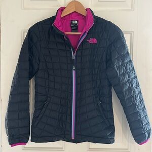 The North Face lightweight puffer coat, Girls size M (10/12), Black